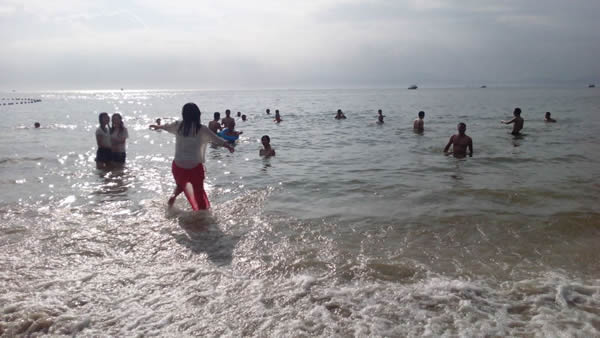 味研科技集团2015惠州巽寮湾旅游--游泳篇
